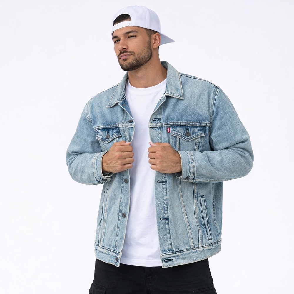 Levi Strauss Classic Distressed Denim Jacket Size Large 100% Cotton